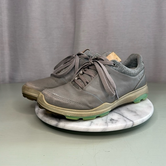 ECCO GOLD SHOES SIZE(6) - Picture 1 of 7